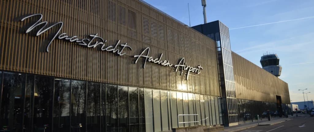 Het kantoorpand op Maastricht Aachen Airport waar wij zijn gevestigd