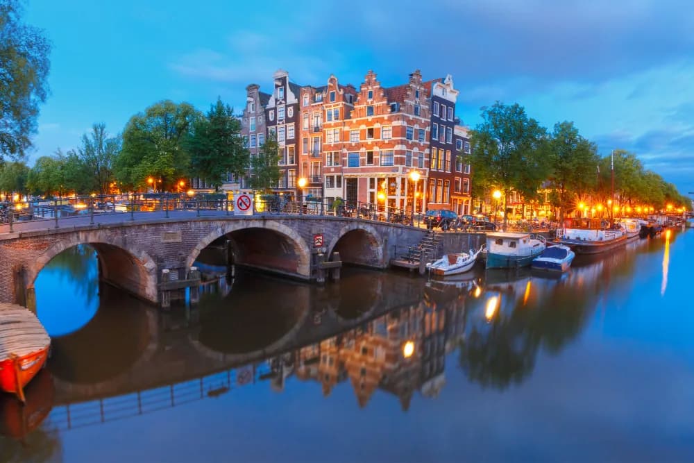Sfeerbeeld bij beëdigde nederlands vertaling van studiegids