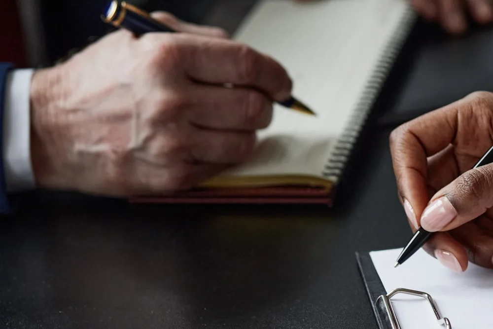 Sfeerbeeld bij beëdigde vertaling van contract